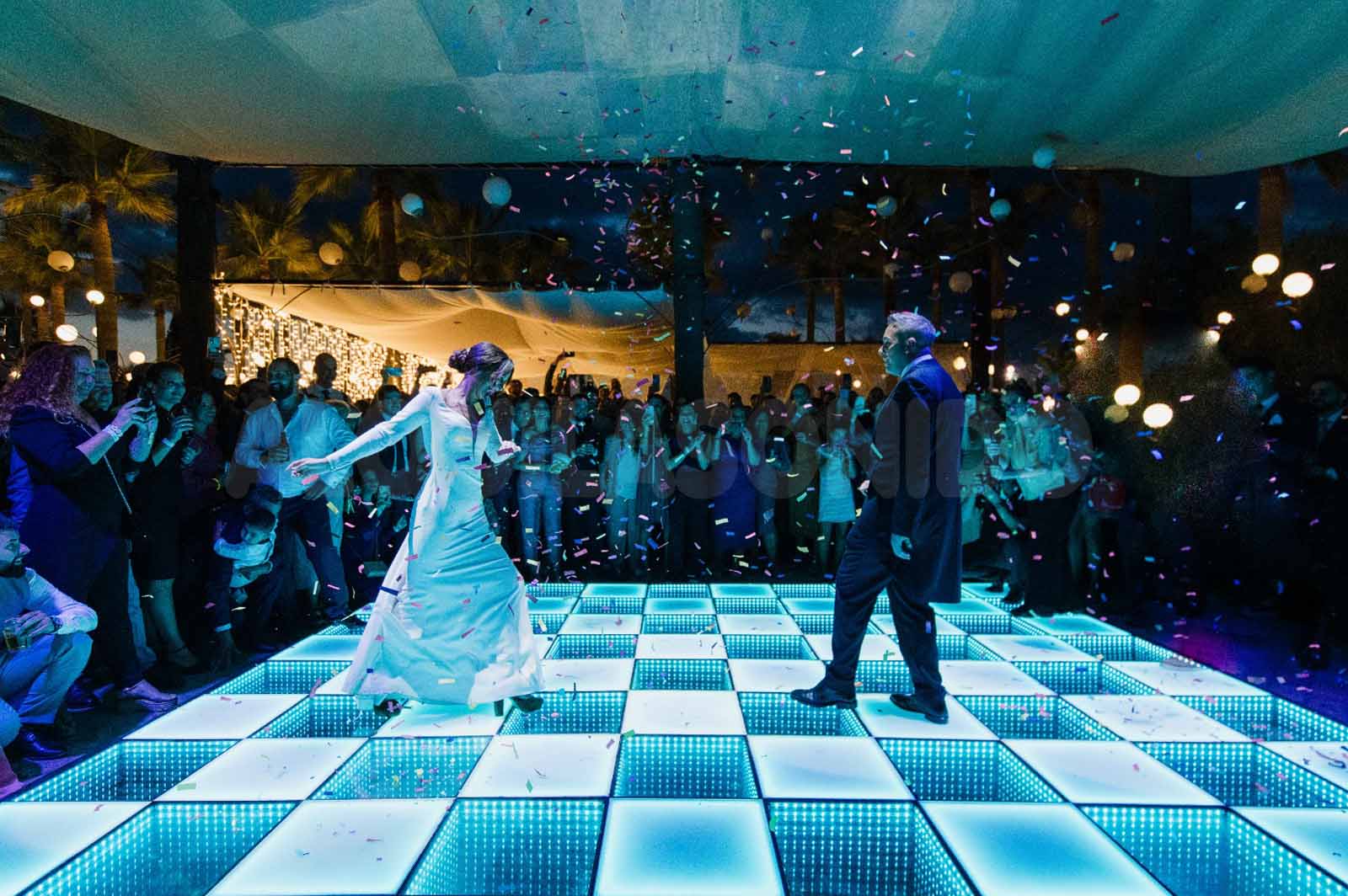 Pista de baile LED premium iluminada para bodas en Sevilla